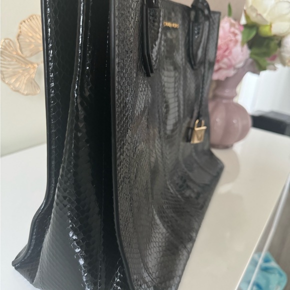 Michael Kors black snake skin shoulder bag - Picture 4 of 5
